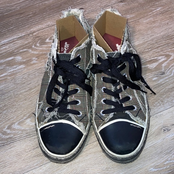 Distressed Plaid Levi’s Sneakers - Picture 2 of 14